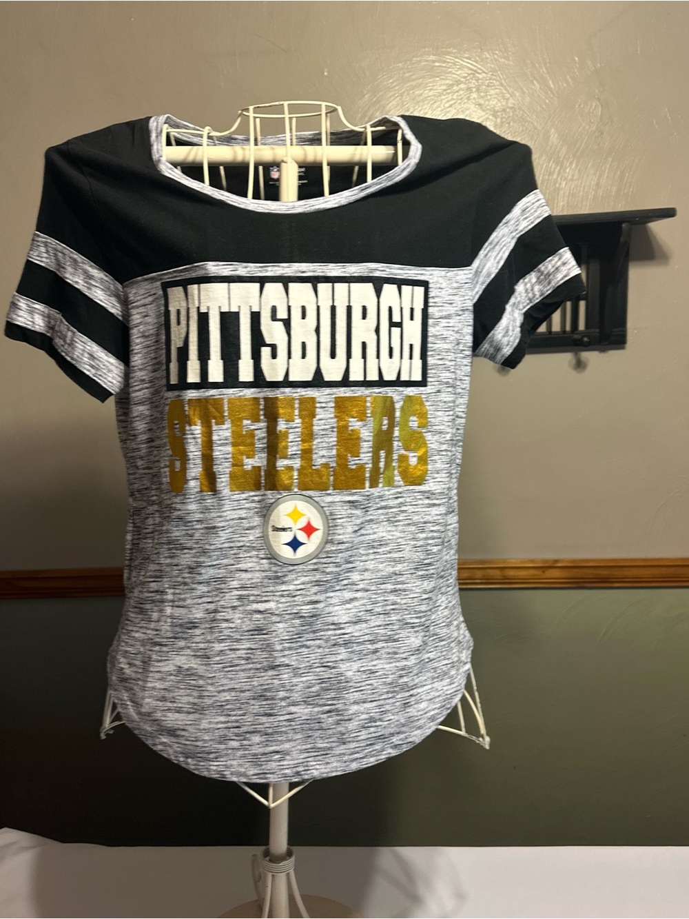 NFL Pittsburgh Steelers Black, Gray & Gold Short Sleeve Tee